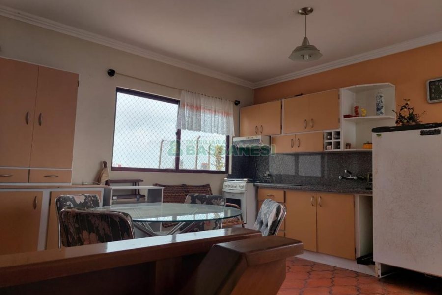 Apto Mobiliado com 114m², 2 dormitórios, 2 vagas, no bairro Centro em Caxias do Sul para Comprar