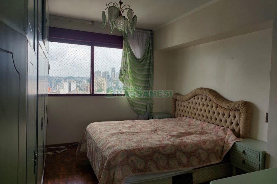 Apto Mobiliado com 114m², 2 dormitórios, 2 vagas, no bairro Centro em Caxias do Sul para Comprar