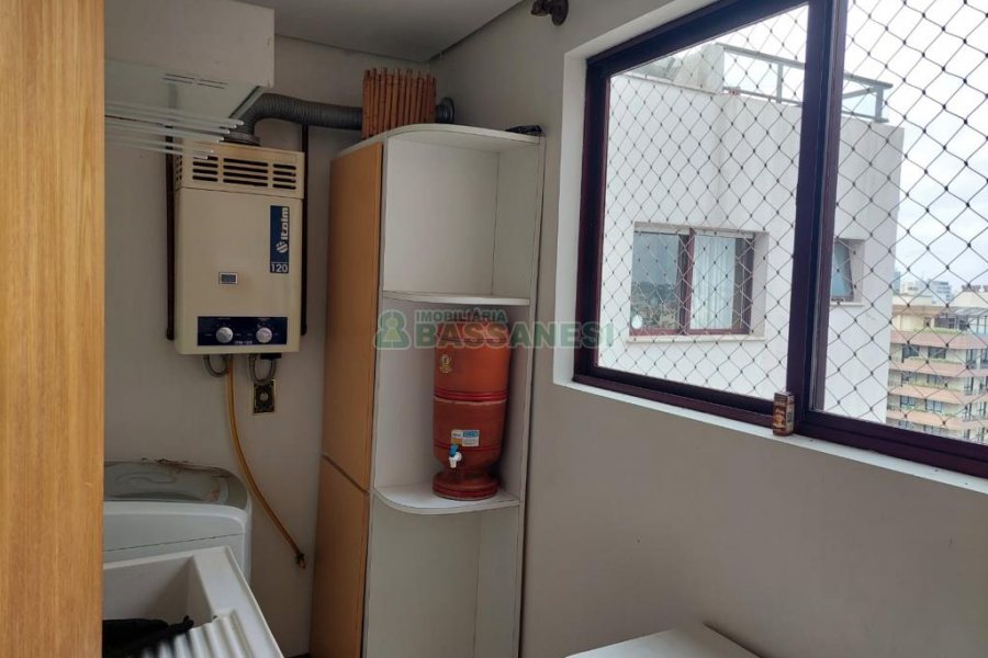 Apto Mobiliado com 114m², 2 dormitórios, 2 vagas, no bairro Centro em Caxias do Sul para Comprar