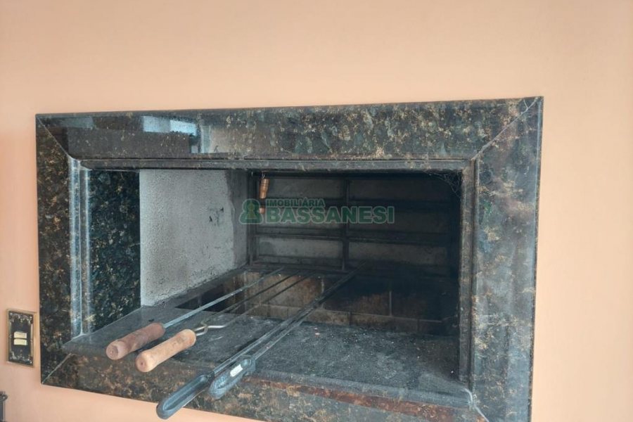 Apto Mobiliado com 114m², 2 dormitórios, 2 vagas, no bairro Centro em Caxias do Sul para Comprar