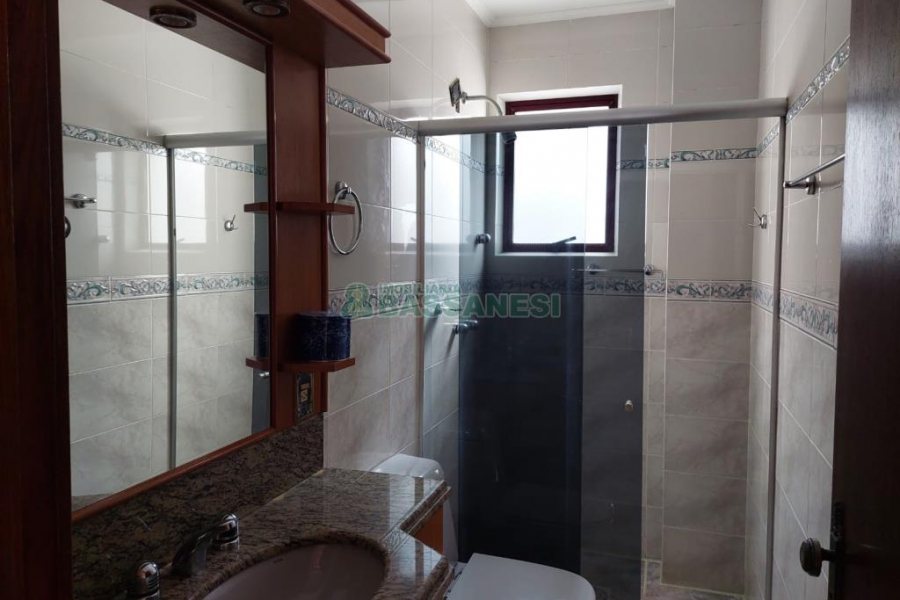 Apto Mobiliado com 114m², 2 dormitórios, 2 vagas, no bairro Centro em Caxias do Sul para Comprar