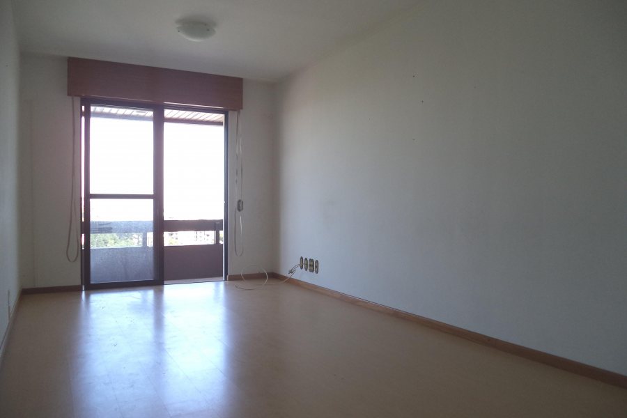 Apartamento, 2 dormitórios, 1 vaga, no bairro Madureira em Caxias do Sul para Alugar