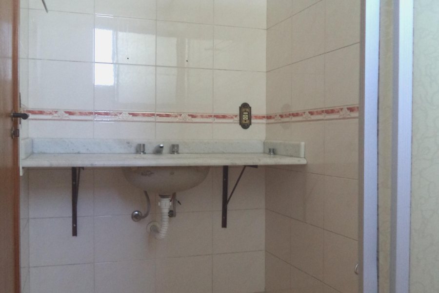 Apartamento, 2 dormitórios, 1 vaga, no bairro Madureira em Caxias do Sul para Alugar