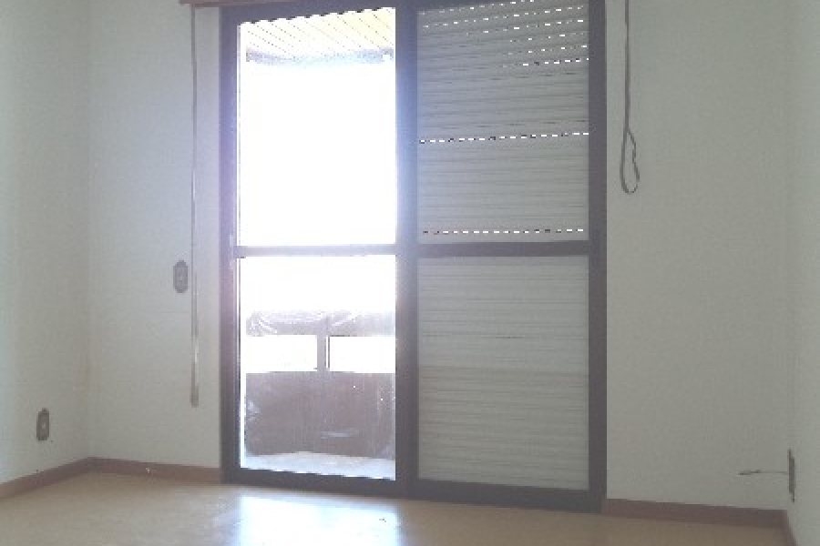 Apartamento, 2 dormitórios, 1 vaga, no bairro Madureira em Caxias do Sul para Alugar