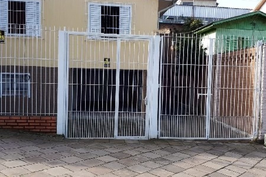 Casa, 3 dormitórios, 1 vaga, no bairro Marechal Floriano em Caxias do Sul para Comprar