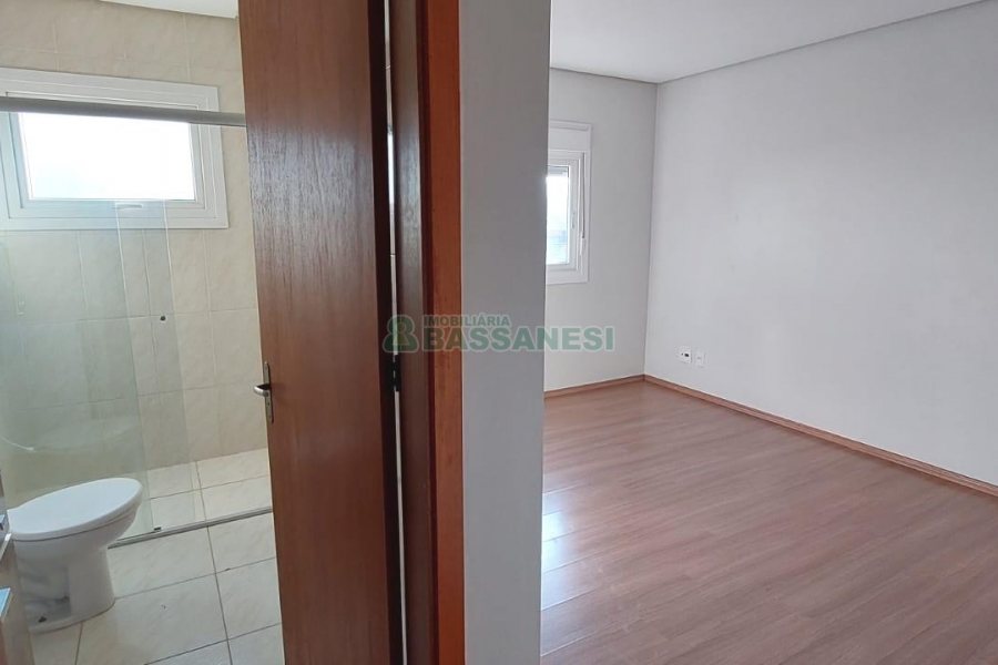 Apartamento com 73m², 2 dormitórios, 1 vaga, no bairro Exposição em Caxias do Sul para Alugar