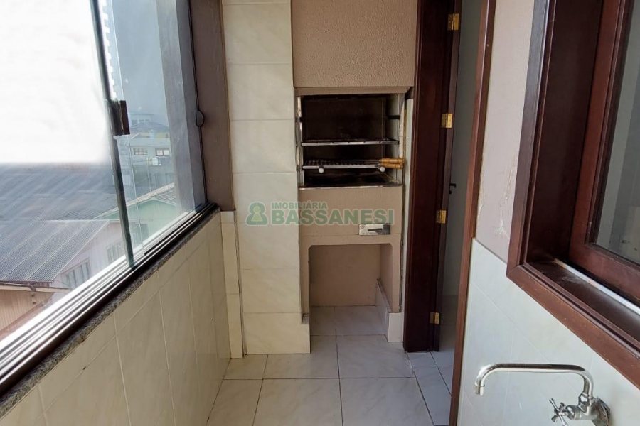 Apartamento com 73m², 2 dormitórios, 1 vaga, no bairro Exposição em Caxias do Sul para Alugar