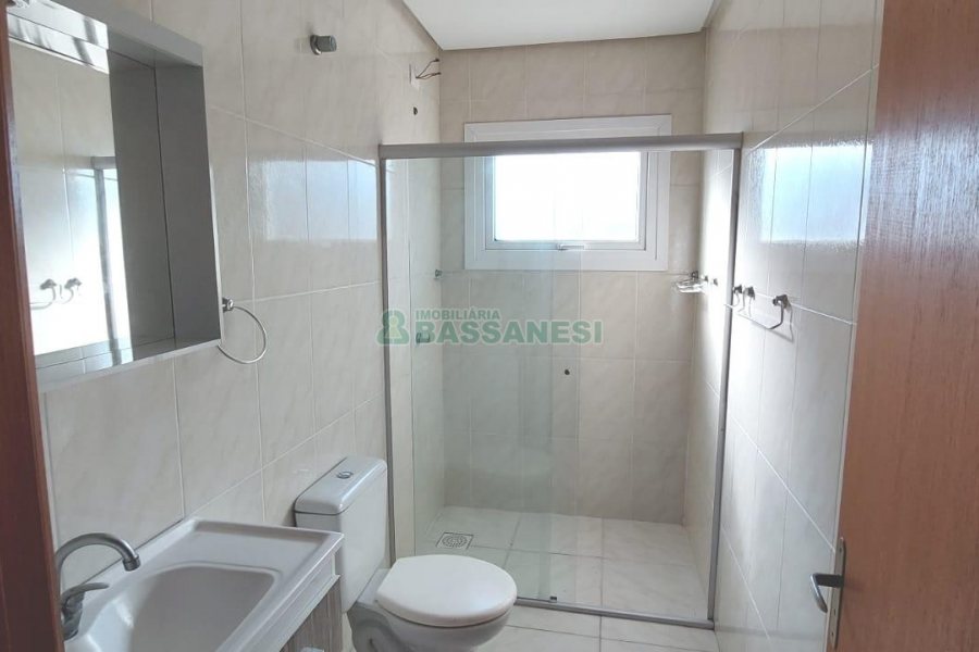 Apartamento com 73m², 2 dormitórios, 1 vaga, no bairro Exposição em Caxias do Sul para Alugar