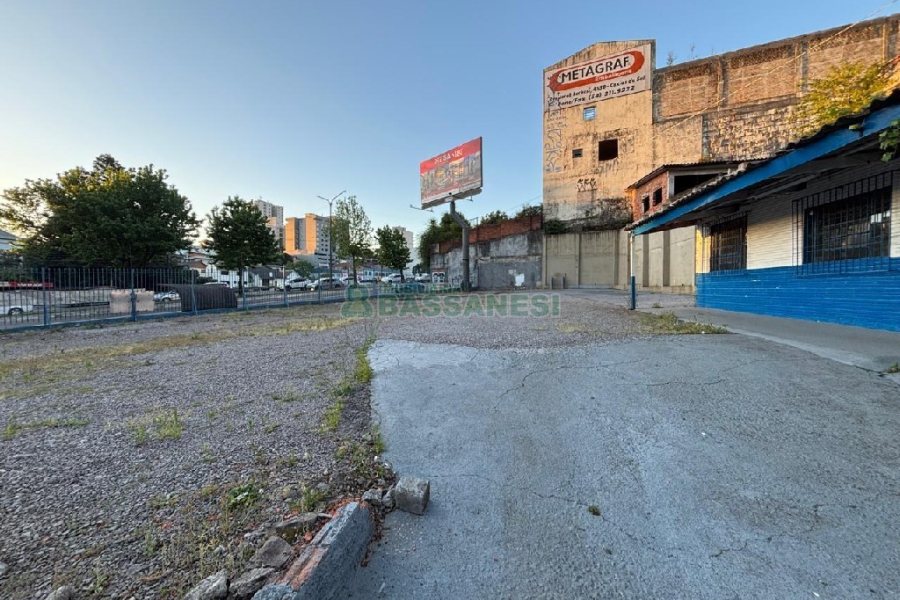 Terreno com 800m², no bairro Petrópolis em Caxias do Sul para Alugar