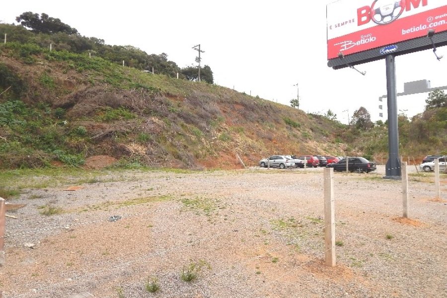 Terreno com 871m², no bairro Universitário em Caxias do Sul para Alugar