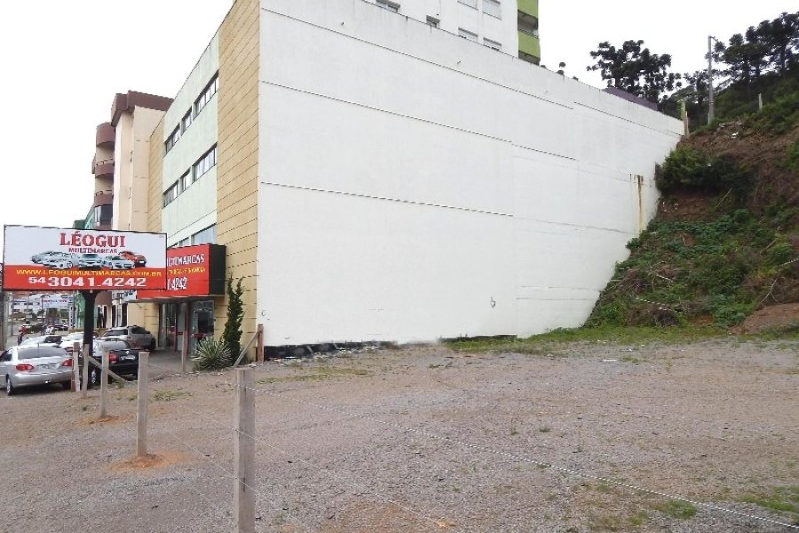 Terreno com 871m², no bairro Universitário em Caxias do Sul para Alugar