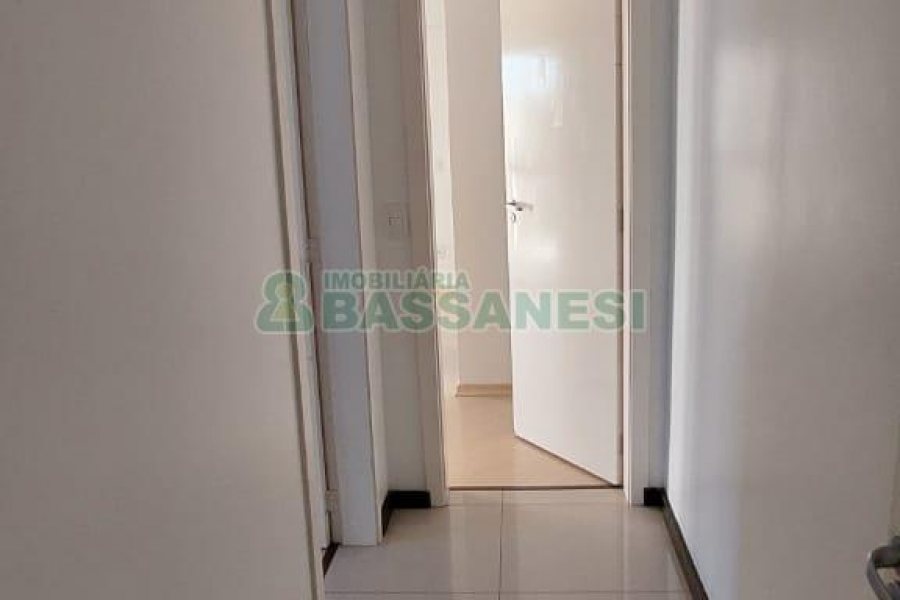Sobrado com 232m², 3 dormitórios, 2 vagas, no bairro Colina Sorriso em Caxias do Sul para Comprar