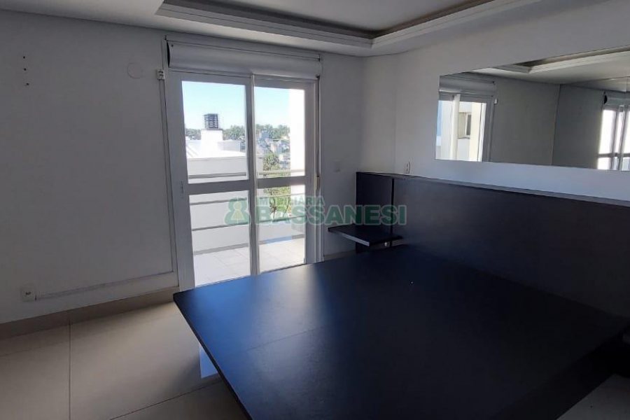 Sobrado com 232m², 3 dormitórios, 2 vagas, no bairro Colina Sorriso em Caxias do Sul para Comprar