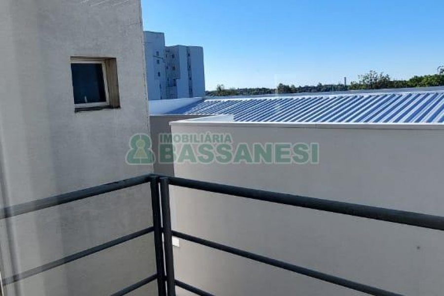 Sobrado com 232m², 3 dormitórios, 2 vagas, no bairro Colina Sorriso em Caxias do Sul para Comprar