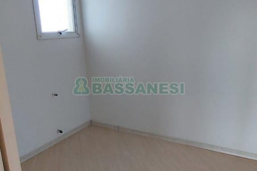 Sobrado com 232m², 3 dormitórios, 2 vagas, no bairro Colina Sorriso em Caxias do Sul para Comprar