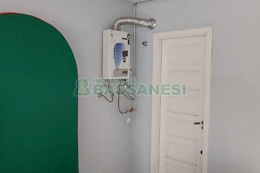 Sobrado com 232m², 3 dormitórios, 2 vagas, no bairro Colina Sorriso em Caxias do Sul para Comprar