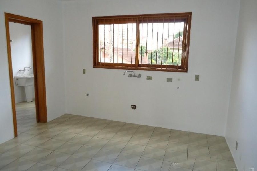 Apartamento com 115m², 3 dormitórios, 1 vaga, no bairro Pio X em Caxias do Sul para Comprar