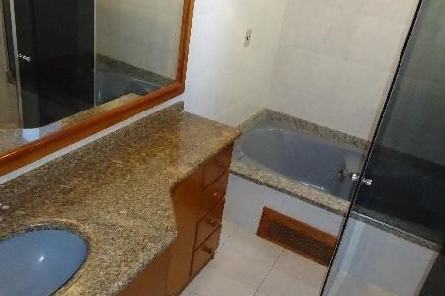 Apartamento com 115m², 3 dormitórios, 1 vaga, no bairro Pio X em Caxias do Sul para Comprar