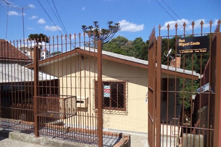 Casa com 120m², 3 dormitórios, no bairro Presidente Vargas em Caxias do Sul para Comprar