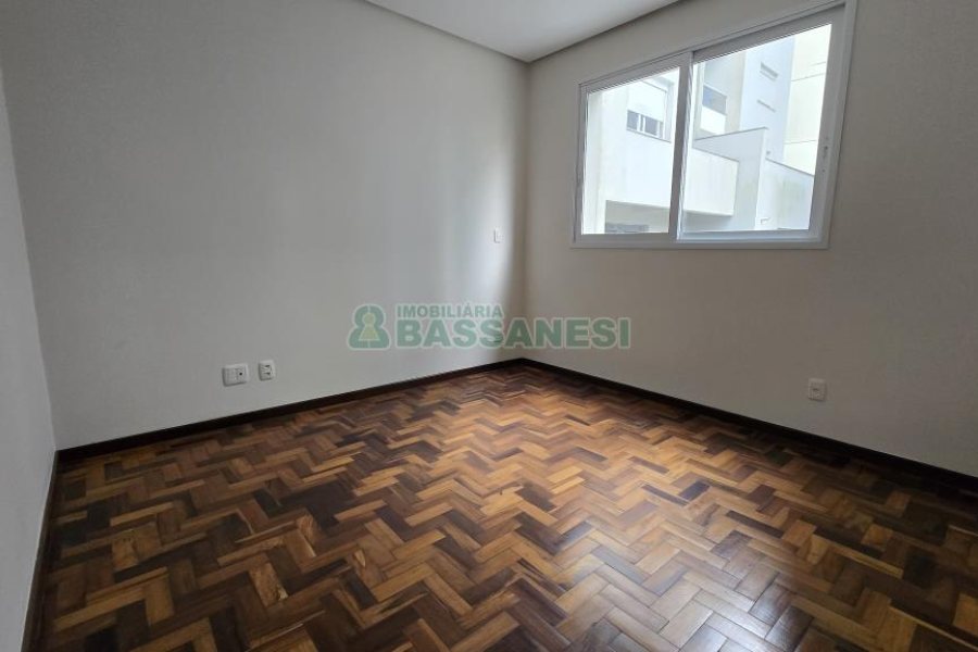 Apartamento com 61m², 2 dormitórios, 1 vaga, no bairro São Pelegrino em Caxias do Sul para Comprar