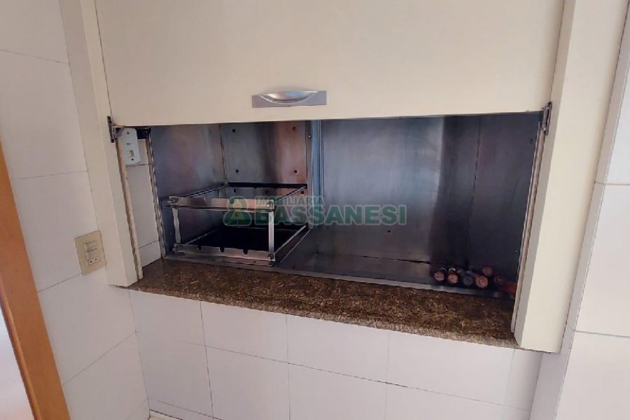 Apartamento com 266m², 3 dormitórios, 2 vagas, no bairro São Pelegrino em Caxias do Sul para Alugar