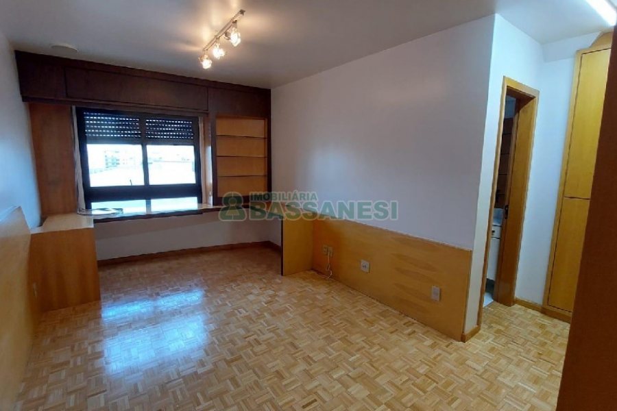 Apartamento com 266m², 3 dormitórios, 2 vagas, no bairro São Pelegrino em Caxias do Sul para Alugar