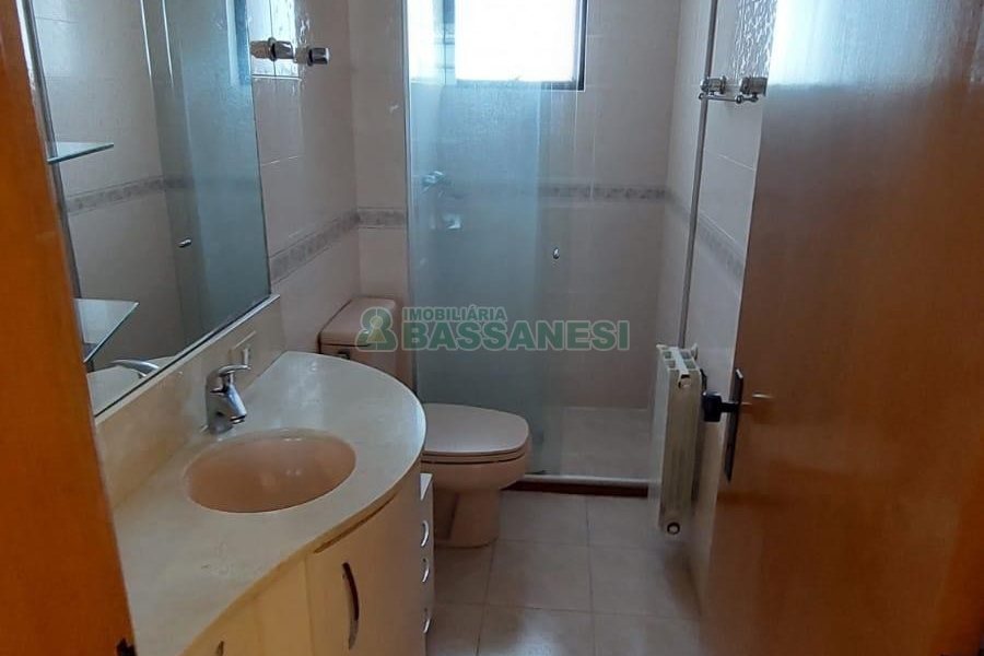 Apartamento com 266m², 3 dormitórios, 2 vagas, no bairro São Pelegrino em Caxias do Sul para Alugar