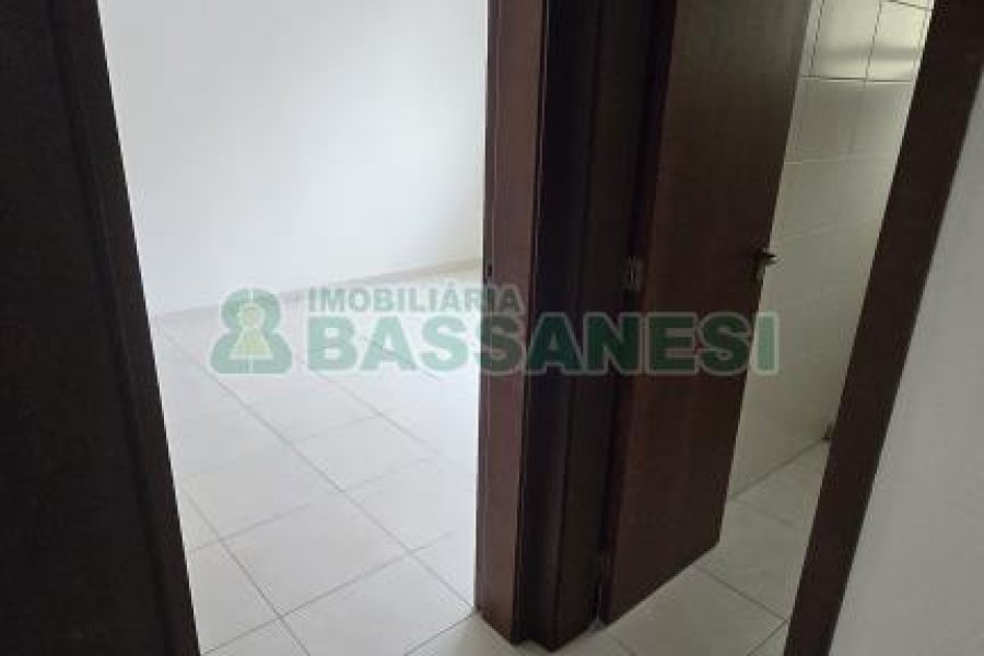 Apartamento com 48m², 1 dormitório, 1 vaga, no bairro São Pelegrino em Caxias do Sul para Comprar