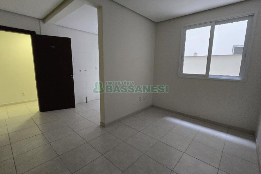 Kitinete com 39m², 1 dormitório, no bairro São Pelegrino em Caxias do Sul para Comprar