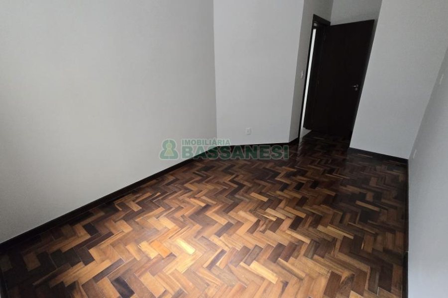 Apartamento com 59m², 2 dormitórios, 1 vaga, no bairro São Pelegrino em Caxias do Sul para Comprar