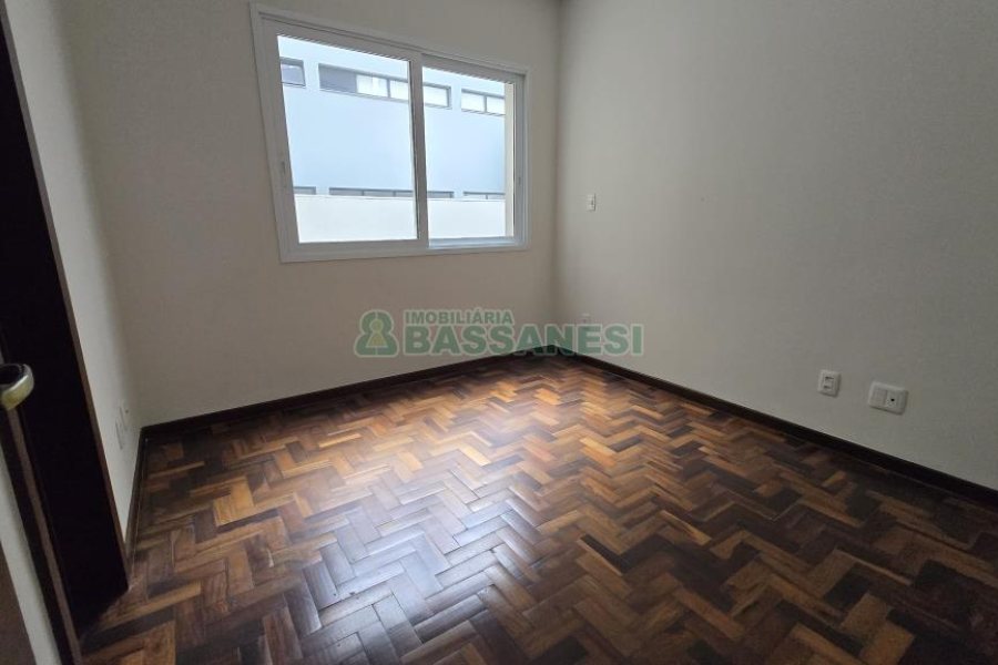 Apartamento com 44m², 1 dormitório, 1 vaga, no bairro São Pelegrino em Caxias do Sul para Comprar