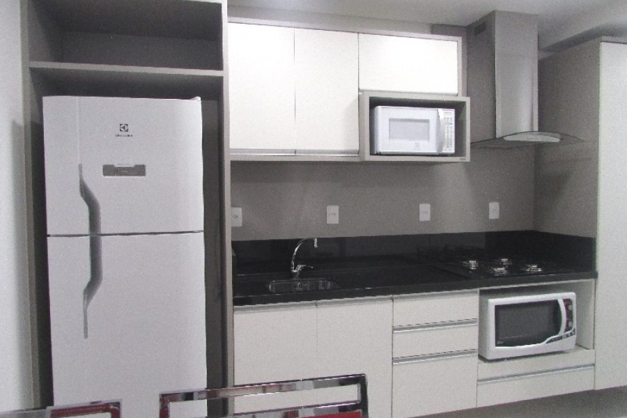 Apto Mobiliado com 40m², 1 dormitório, 1 vaga, no bairro Lourdes em Caxias do Sul para Alugar