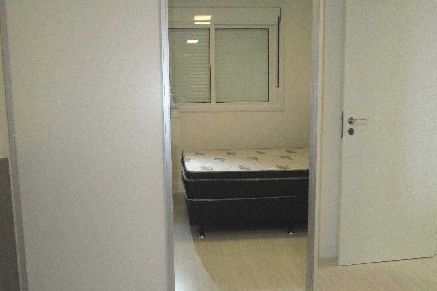 Apto Mobiliado com 40m², 1 dormitório, 1 vaga, no bairro Lourdes em Caxias do Sul para Alugar