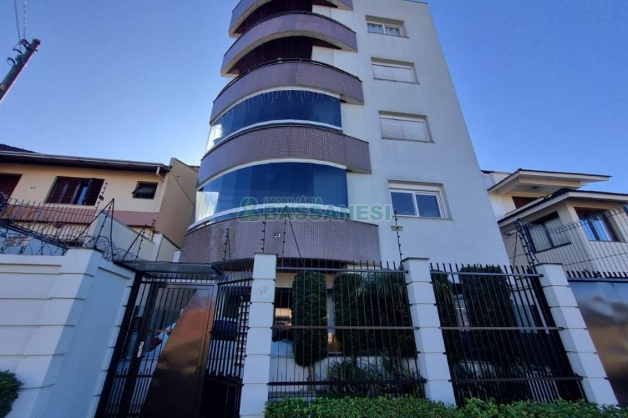 Apto Mobiliado com 162m², 3 dormitórios, 2 vagas, no bairro Cinqüentenário em Caxias do Sul para Alugar