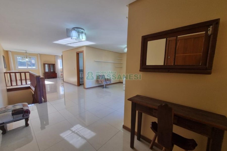 Apto Mobiliado com 162m², 3 dormitórios, 2 vagas, no bairro Cinqüentenário em Caxias do Sul para Alugar