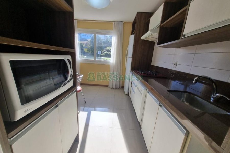 Apto Mobiliado com 162m², 3 dormitórios, 2 vagas, no bairro Cinqüentenário em Caxias do Sul para Alugar