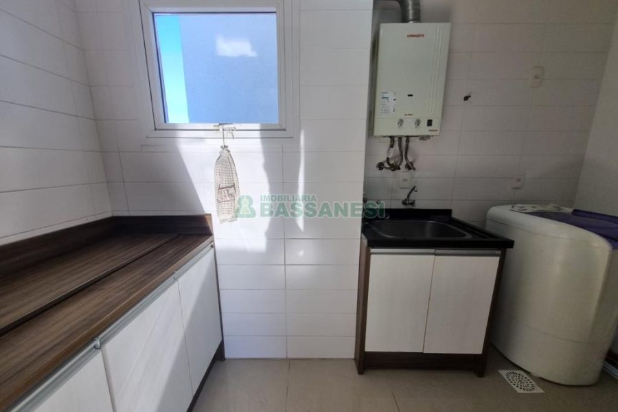 Apto Mobiliado com 162m², 3 dormitórios, 2 vagas, no bairro Cinqüentenário em Caxias do Sul para Alugar