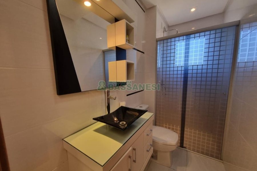 Apto Mobiliado com 162m², 3 dormitórios, 2 vagas, no bairro Cinqüentenário em Caxias do Sul para Alugar