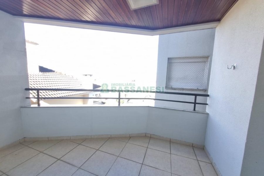 Apto Mobiliado com 162m², 3 dormitórios, 2 vagas, no bairro Cinqüentenário em Caxias do Sul para Alugar