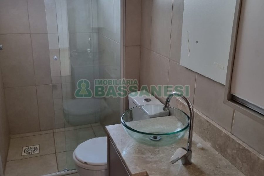 Apartamento com 68m², 2 dormitórios, 1 vaga, no bairro Charqueadas em Caxias do Sul para Comprar