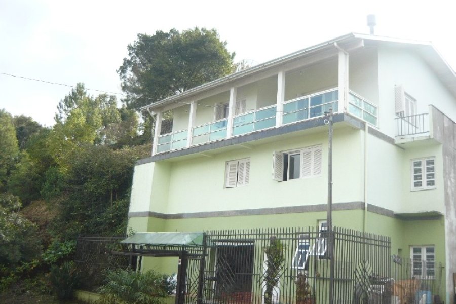Casa com 168m², 3 dormitórios, 1 vaga, no bairro Colina Sorriso em Caxias do Sul para Comprar