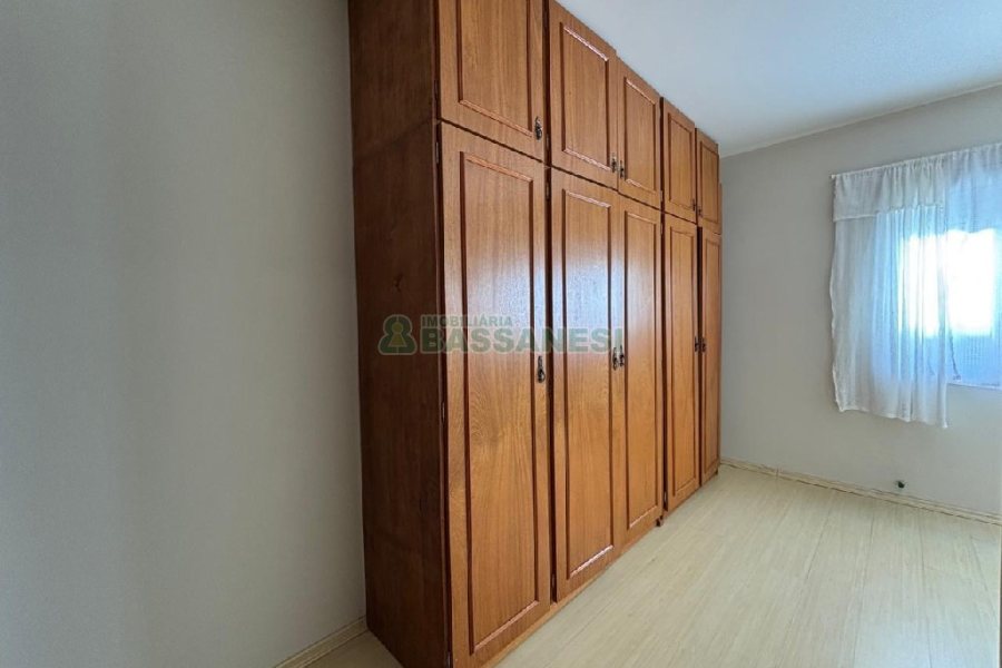Apartamento com 86m², 2 dormitórios, 1 vaga, no bairro Santa Catarina em Caxias do Sul para Alugar