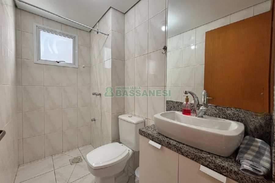 Apartamento com 86m², 2 dormitórios, 1 vaga, no bairro Santa Catarina em Caxias do Sul para Alugar