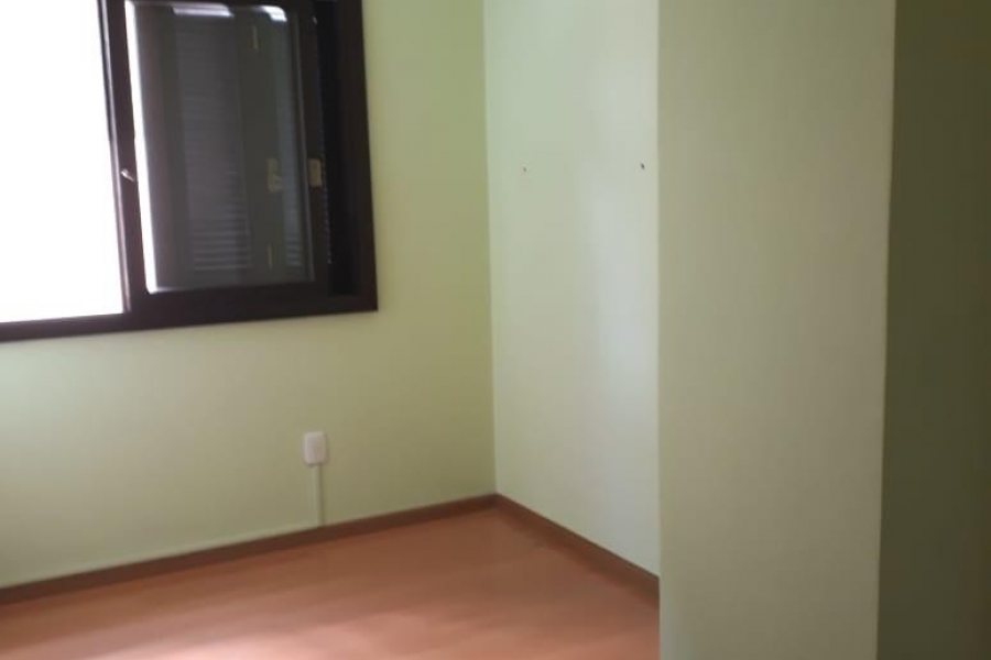 Sobrado com 86m², 3 dormitórios, 1 vaga, no bairro Cidade Nova em Caxias do Sul para Comprar