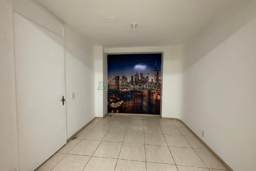 Loja com 180m², no bairro Centro em Caxias do Sul para Alugar