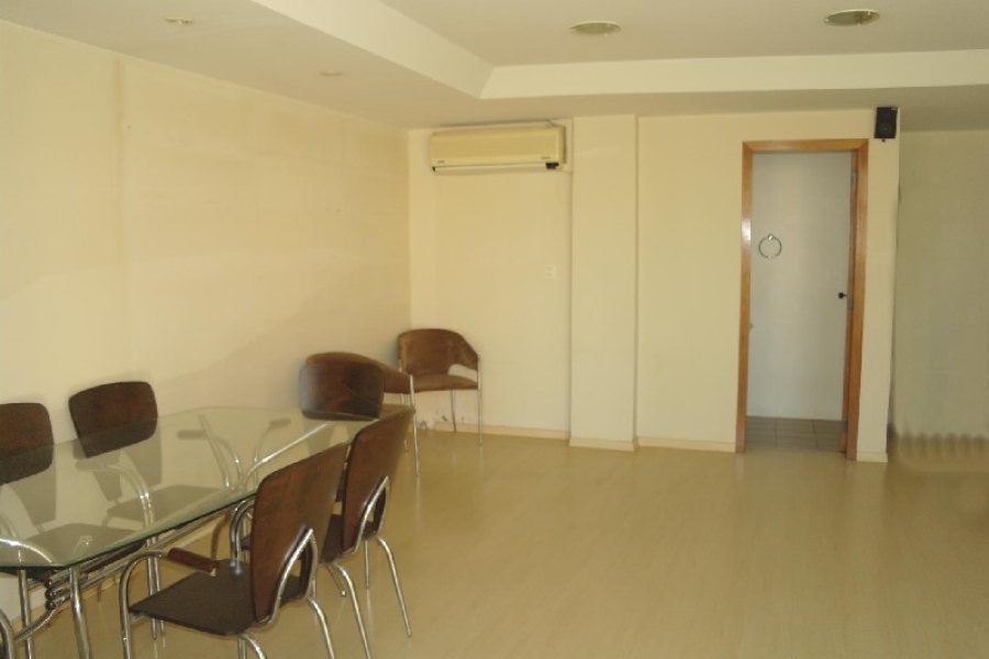 Sala com 200m², 2 vagas, no bairro São Pelegrino em Caxias do Sul para Alugar