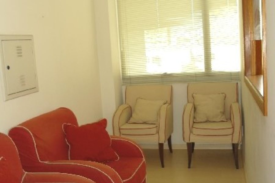 Sala com 200m², 2 vagas, no bairro São Pelegrino em Caxias do Sul para Alugar