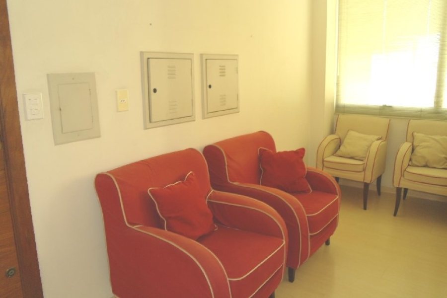 Sala com 200m², 2 vagas, no bairro São Pelegrino em Caxias do Sul para Alugar