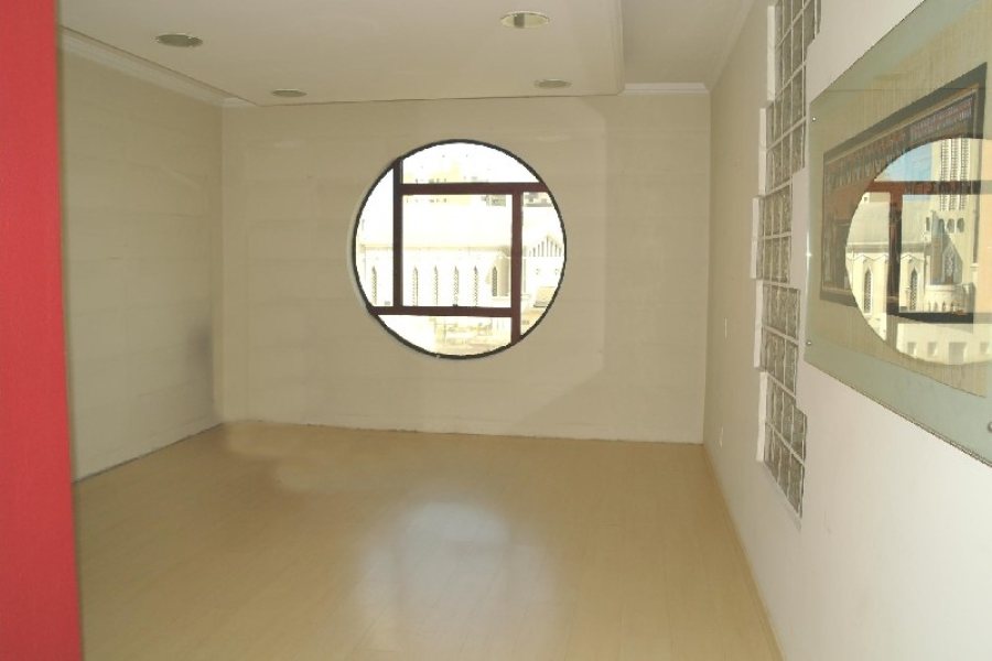 Sala com 200m², 2 vagas, no bairro São Pelegrino em Caxias do Sul para Alugar