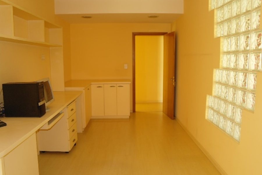 Sala com 200m², 2 vagas, no bairro São Pelegrino em Caxias do Sul para Alugar